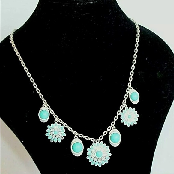NWT LUCKY BRAND TURQUOISE COLORED SUNFLOWER SILVER TONE STATEMENT NECKLACE - Picture 1 of 3